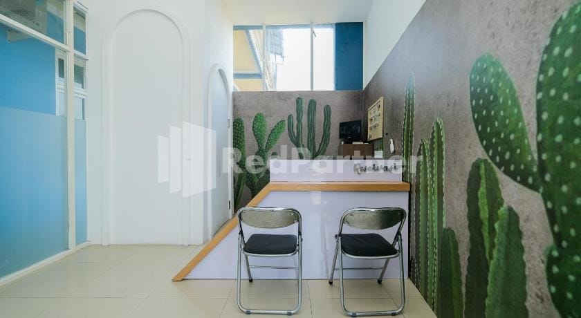 Grand Kencana Guesthouse Syariah near Wisata Bahari Lamongan Mitra RedDoorz Hotel in East Java