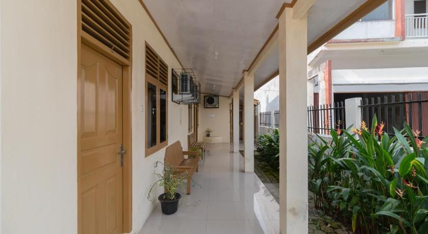 RedDoorz near RS Awal Bros Sudirman Pekanbaru Hotel in West Sumatra, Indonesia
