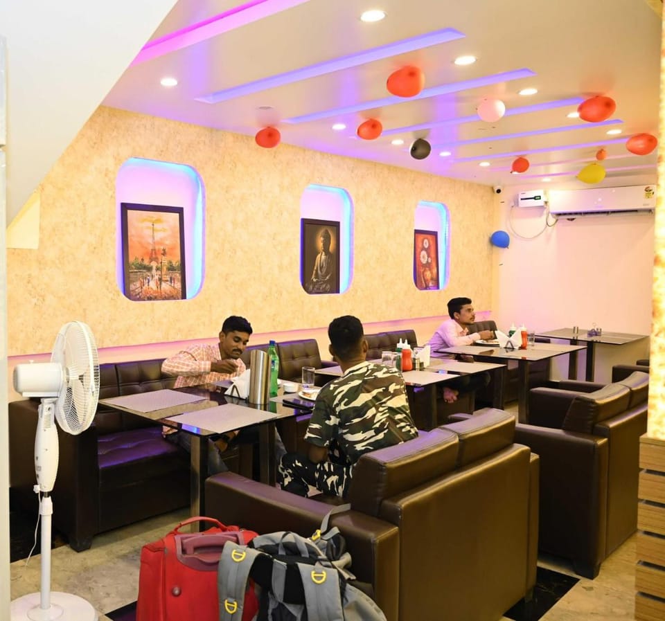 Super Hotel O Glance Inn Hotel in India