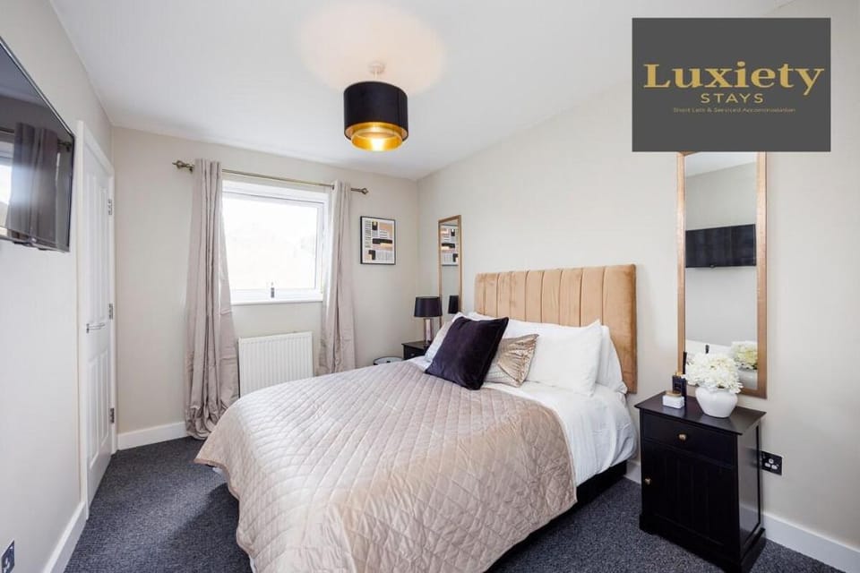 Modern 1BR By Luxiety Stays Short Lets & Serviced Accommodation Southend on sea - City Centre, Nr the beach, High St & Adventure Island Apartment in Southend-on-Sea