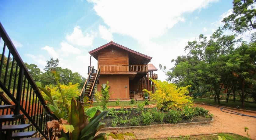 Jungle Hut Resort Sigiriya Hotel in Dambulla