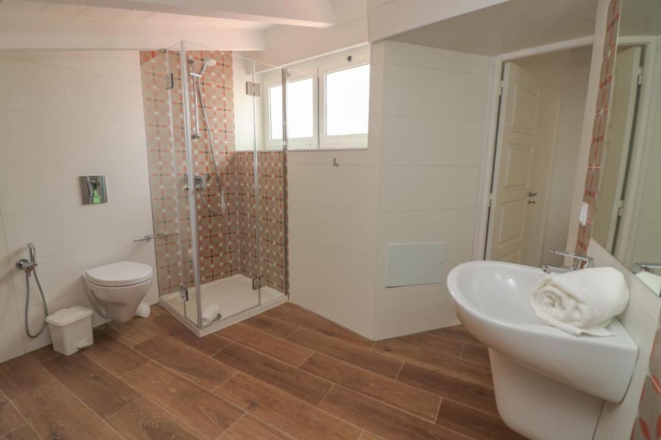 Little Break Guest House Bed and Breakfast in Lagos