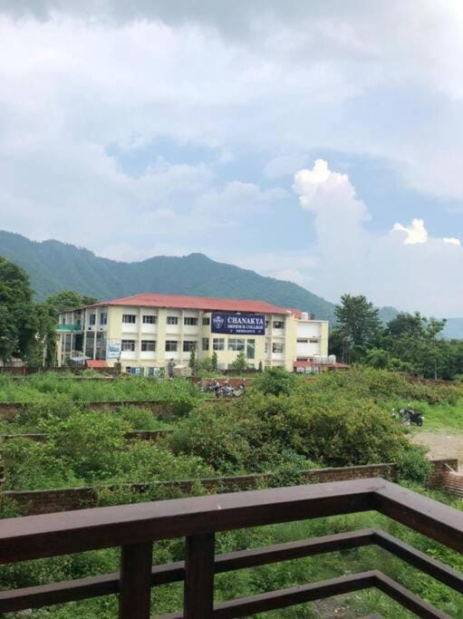 Mountain view Apartment in Dehradun