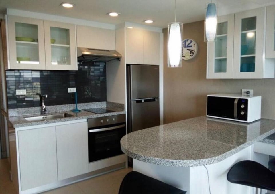 Nimman Studio with FREE Motorbike -Kitchen-View Apartment in Chiang Mai