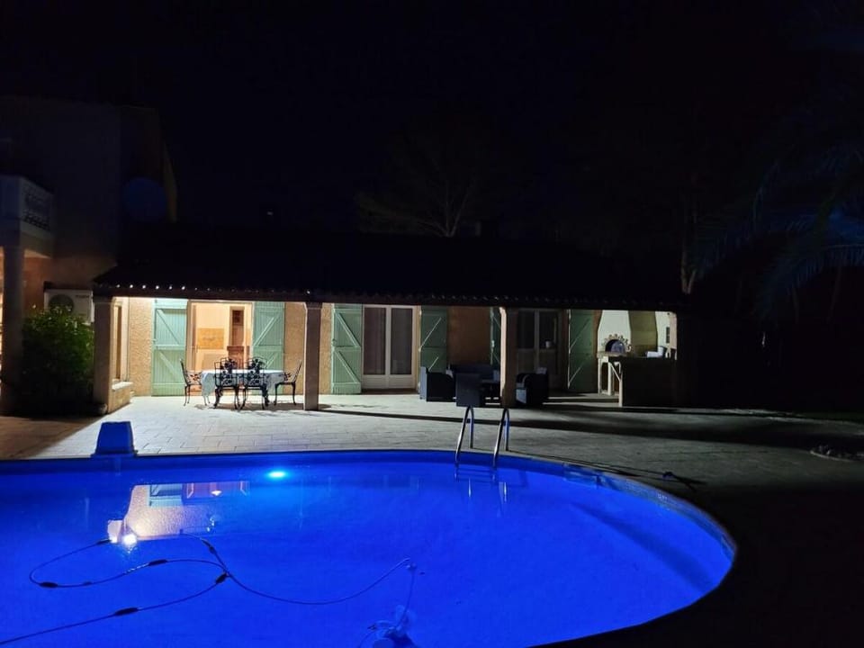 Villa VENICA 10 chambres entre Cannes et St Tropez Villa in Roquebrune-sur-Argens