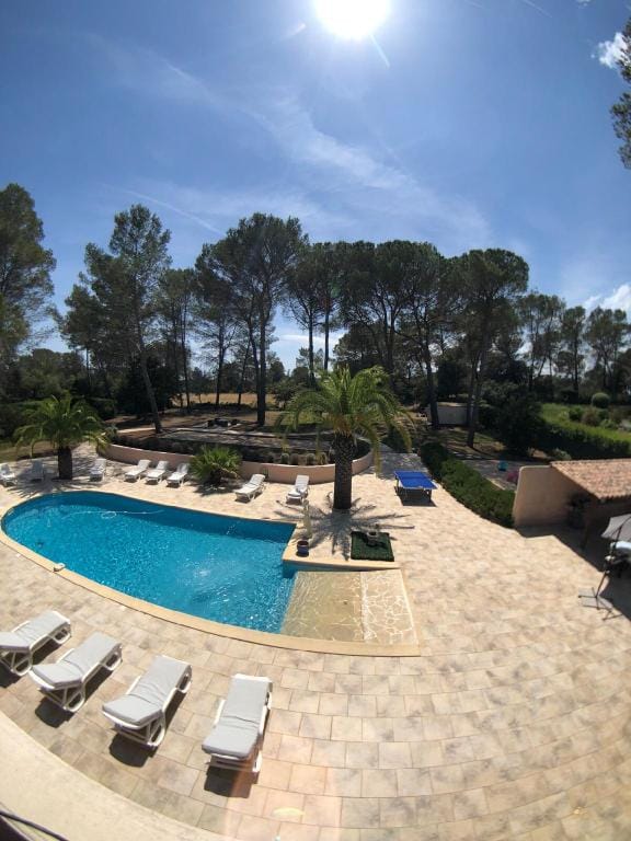 Villa VENICA 10 chambres entre Cannes et St Tropez Villa in Roquebrune-sur-Argens