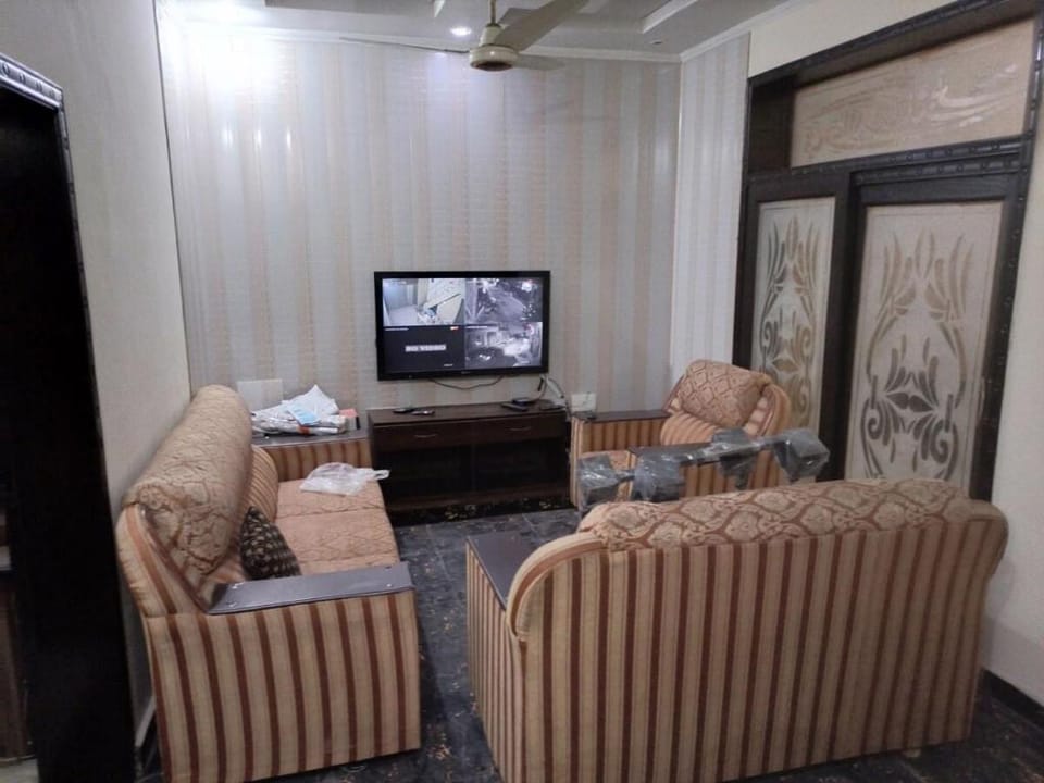 New 5BR Family House at Prime Location of Lahore Vacation rental in Lahore