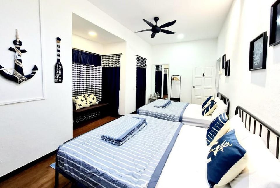 Five27 BeachHouse 5 bedroom with swimming pool  Vacation rental in Tanjung Bungah