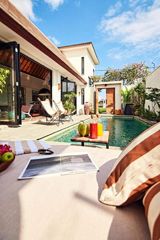 MASARA 2BR - 2Min to Shops&Resto’s -5Min to CANGGU Villa in North Kuta