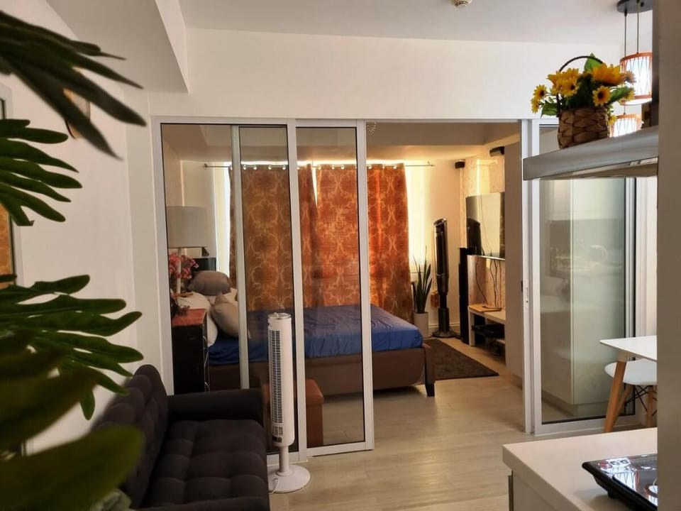 Sheane & Shaine's Place at Azure Urban Resort Apartment in Pasay