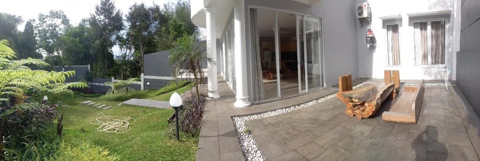 Homestay Villa Mahkota 19 Sentul City Vacation rental in West Java