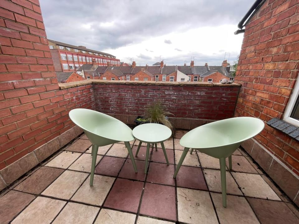 Derby Road House by Yoko Property Vacation rental in Northampton