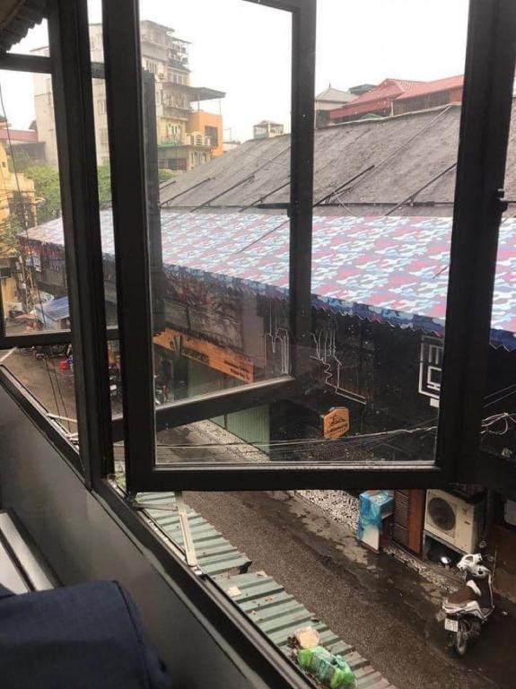 Heart of Quarter Balcony, Projector1 Apartment in Hanoi