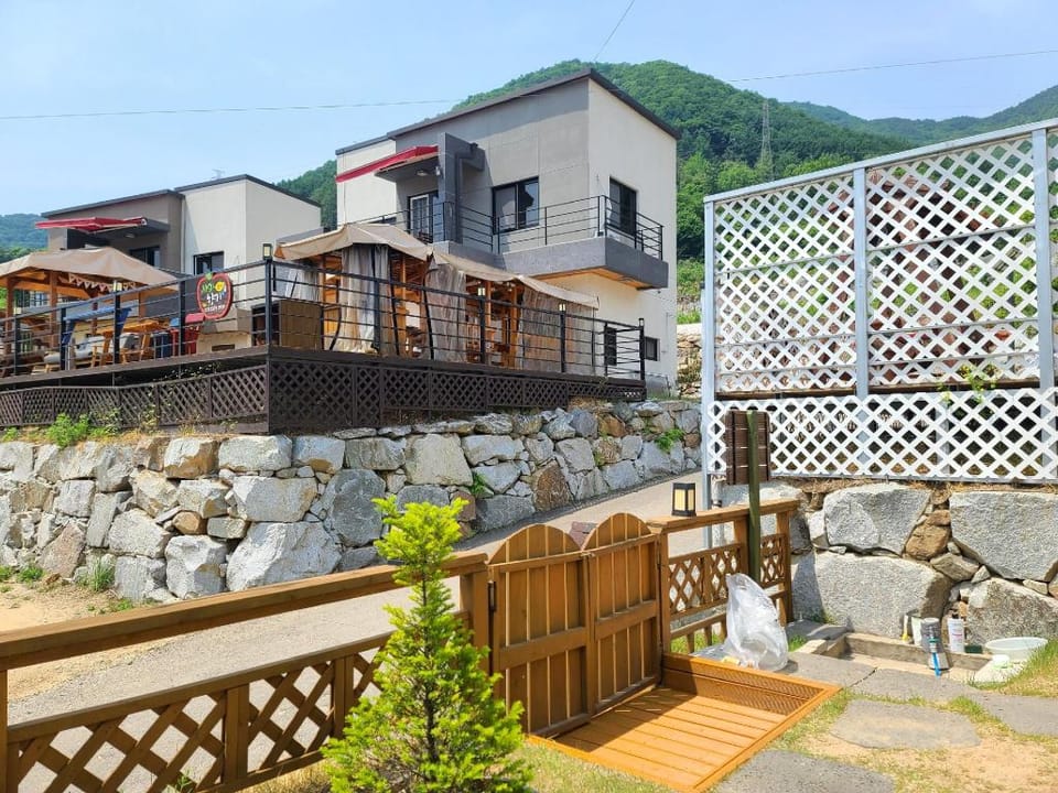 Chungju Nangman Sketch Pension Bed and Breakfast in South Korea