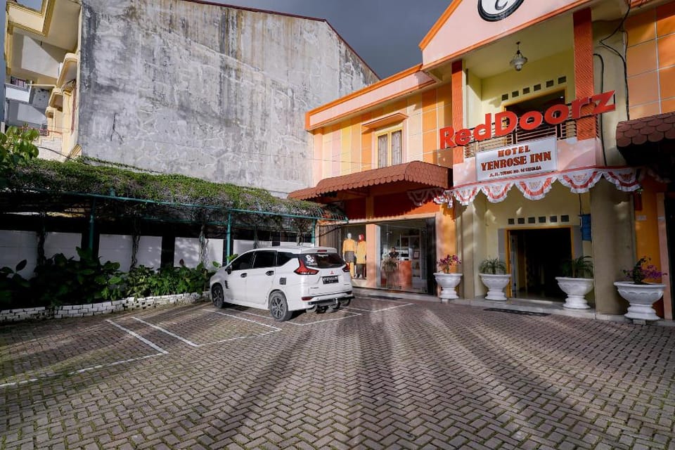 RedDoorz Plus @ Jalan FL Lumban Tobing Sibolga Hotel in Indonesia