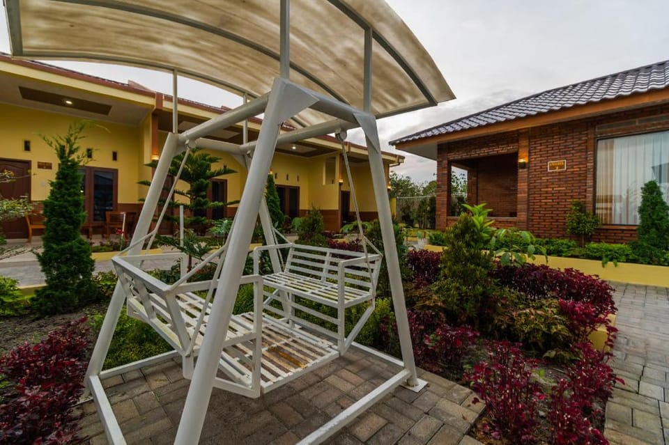 RedDoorz @ Aldos Villa Silangit Hotel in Indonesia