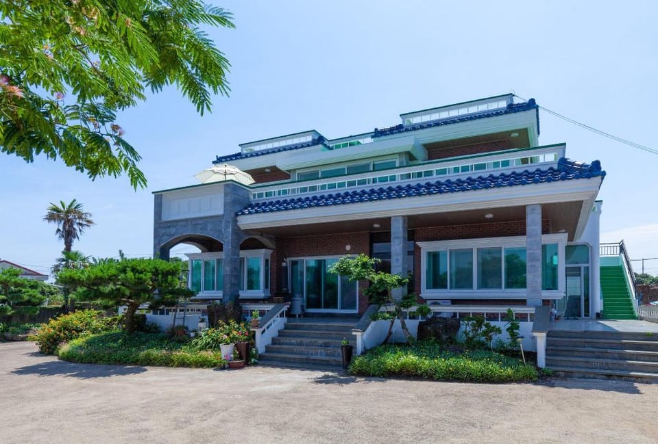 Jeju samdalbada hyang Bed and Breakfast in South Korea