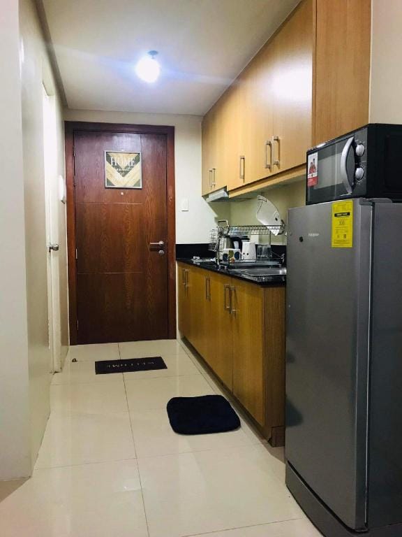 Jeanjun's Place- near to the airport and MOA Apartment in Pasay