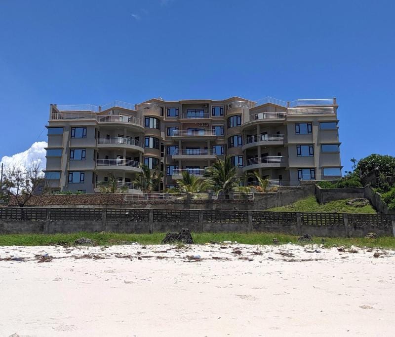 A million dollar view of the Indian Ocean  Apartment in Mombasa