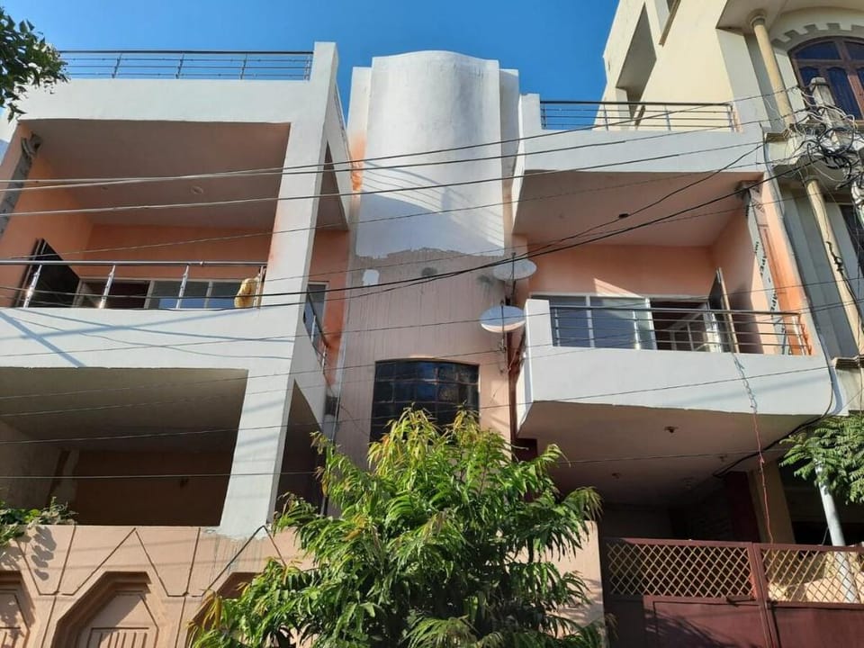 Odyssey's Cool Luxurious 1BHK with parking ?️? Vacation rental in Varanasi