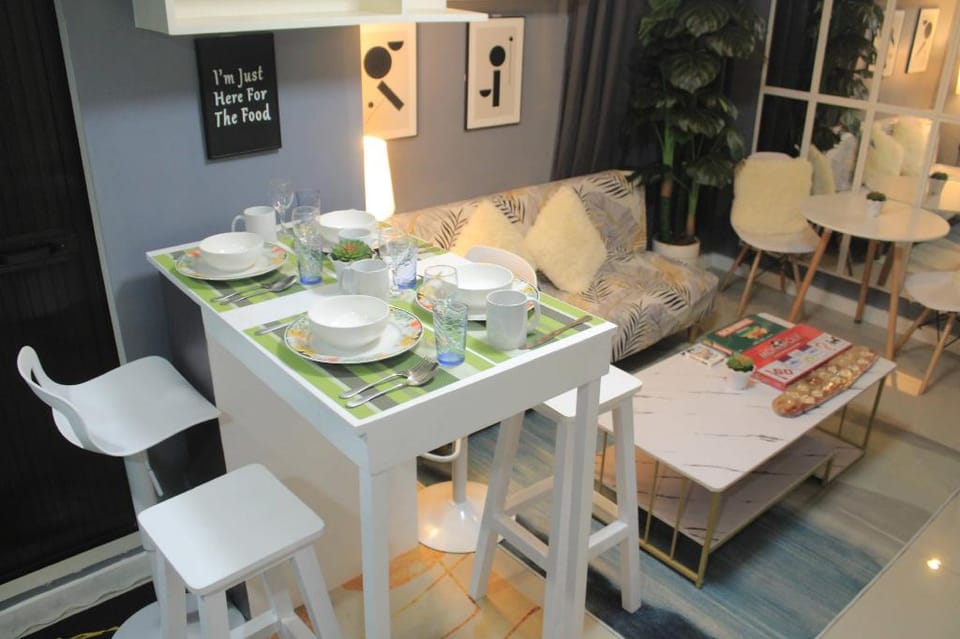 A2J BGC Luxury 2BR Loft Near Burgos Circle, Malls Apartment in Makati