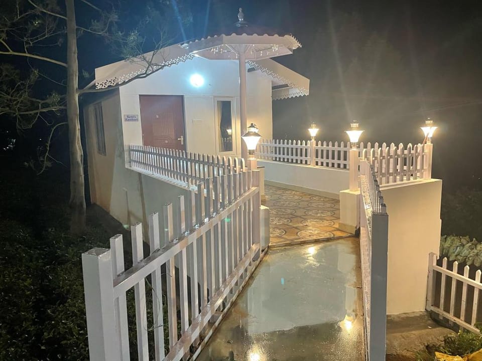 Casa Bonita (House of Beauty) Alma a private Room Apartment in Ooty