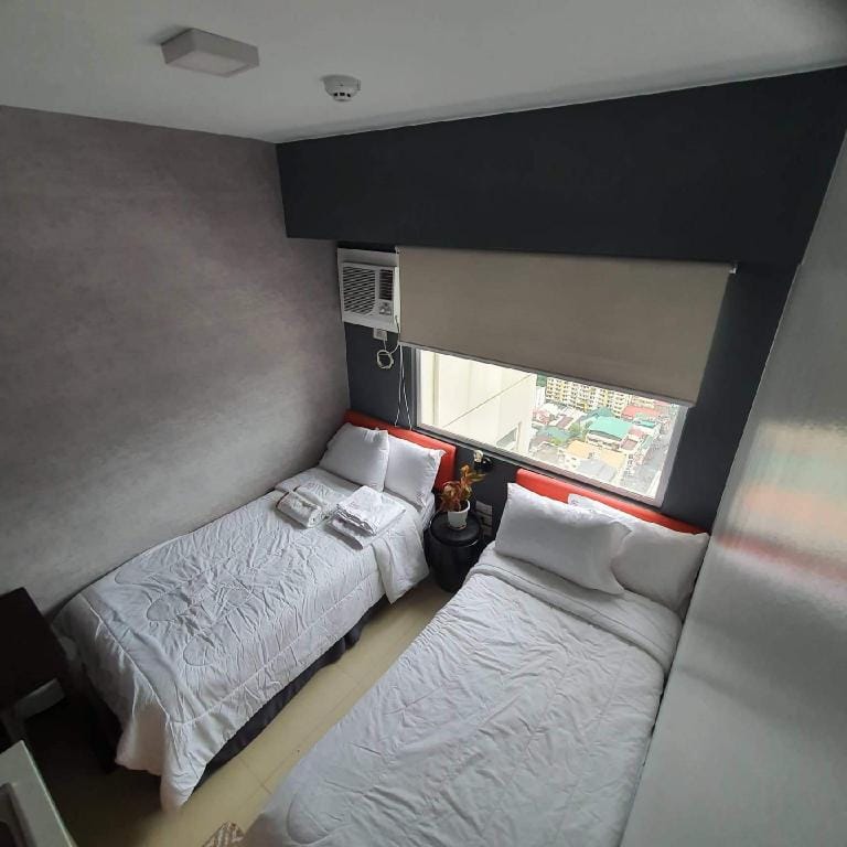 FRIENDLY 2 SINGLE BED Apartment in Mandaluyong