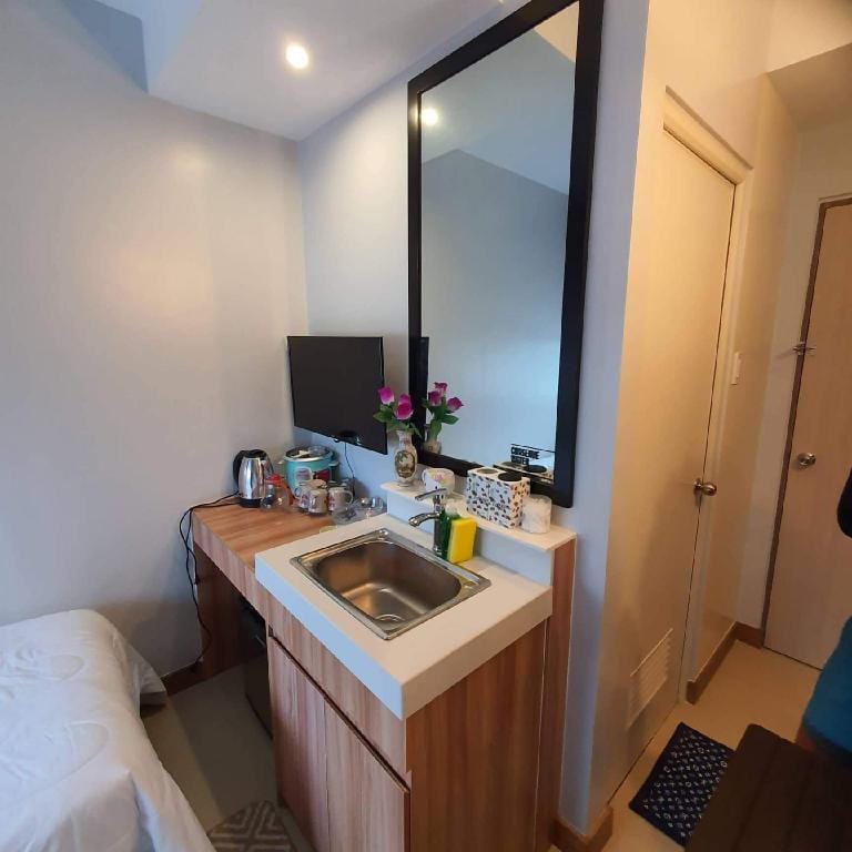 DOUBLE SINGLE BED Apartment in Mandaluyong