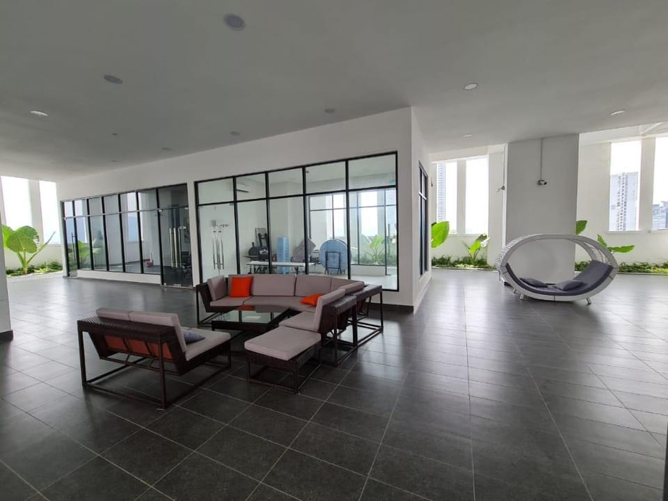 M Suite 2 @ Menjalara, 5 min Desa Park City Apartment in Petaling Jaya