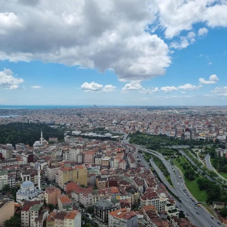 Big and lovely Studio in Queen Sinpaş Bomonti Apartment in Istanbul