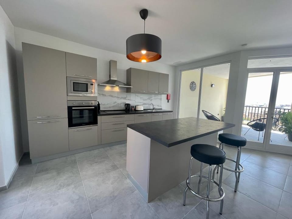 Brand New Modern  3 Bedroom Apartment in Ibrag Vacation rental in Malta