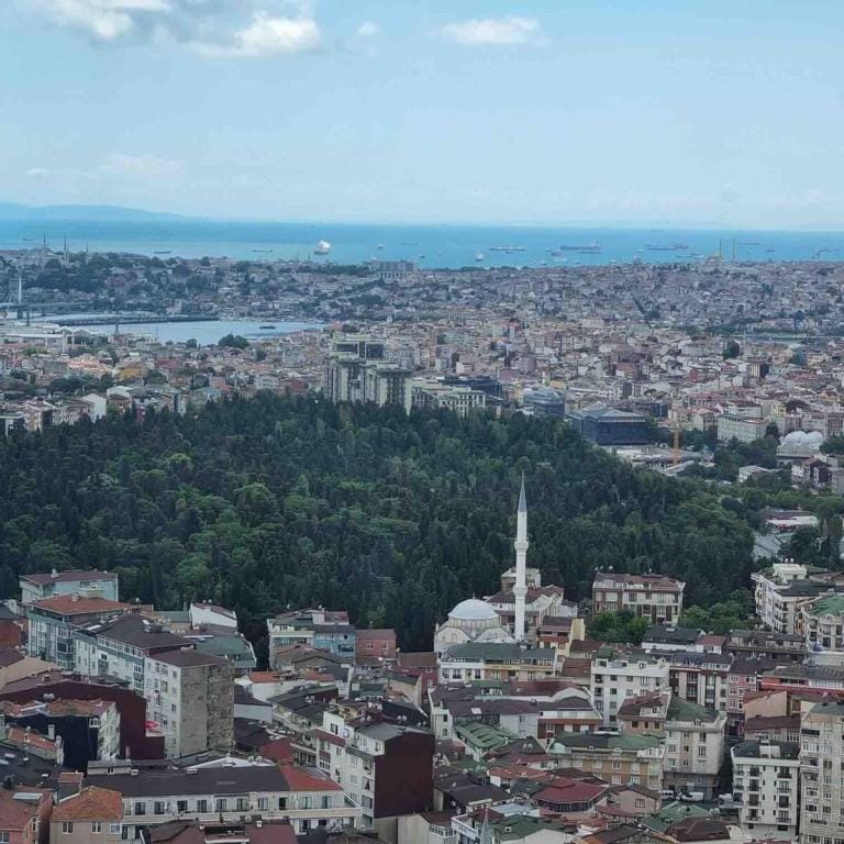Lovely big 2+1 apartment in Sinpaş Queen Bomonti Apartment in Istanbul