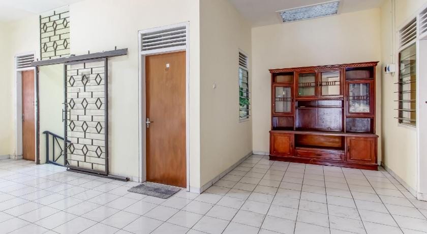 OYO Life 91374 Asia Stay Semarang Syariah Hotel in Indonesia