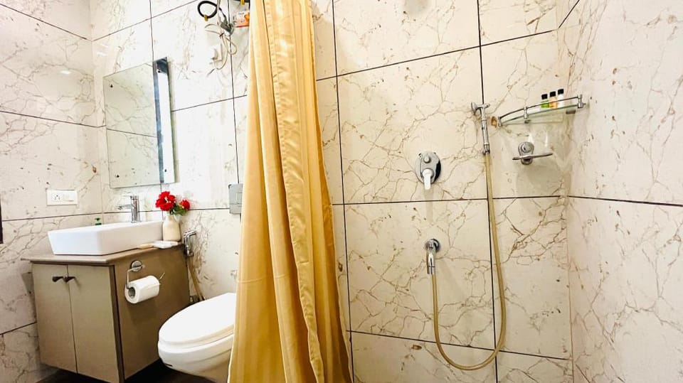 BluO 2BHK @ DLF CyberCity - Balcony, Lift, Parking Apartment in Haryana