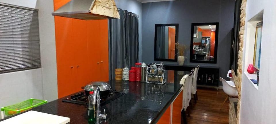 Spacious home with free parking on premises Vacation rental in Cape Town