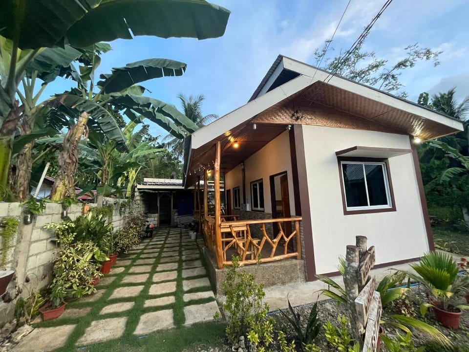 Whisley's Guesthouse Vacation rental in Siquijor
