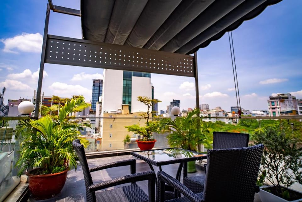 Sunkissed Loft w/BALCONY hidden in ❤ of Saigonese Apartment in Ho Chi Minh City