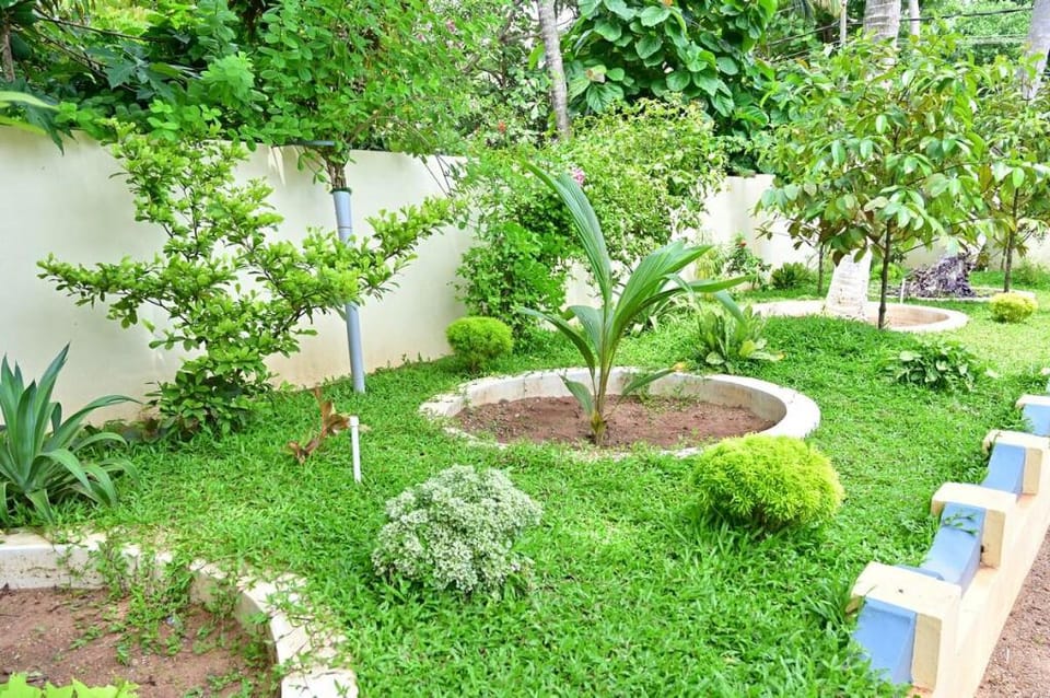 Cheerfull 4 Bedroom Home with free parking Vacation rental in Kerala