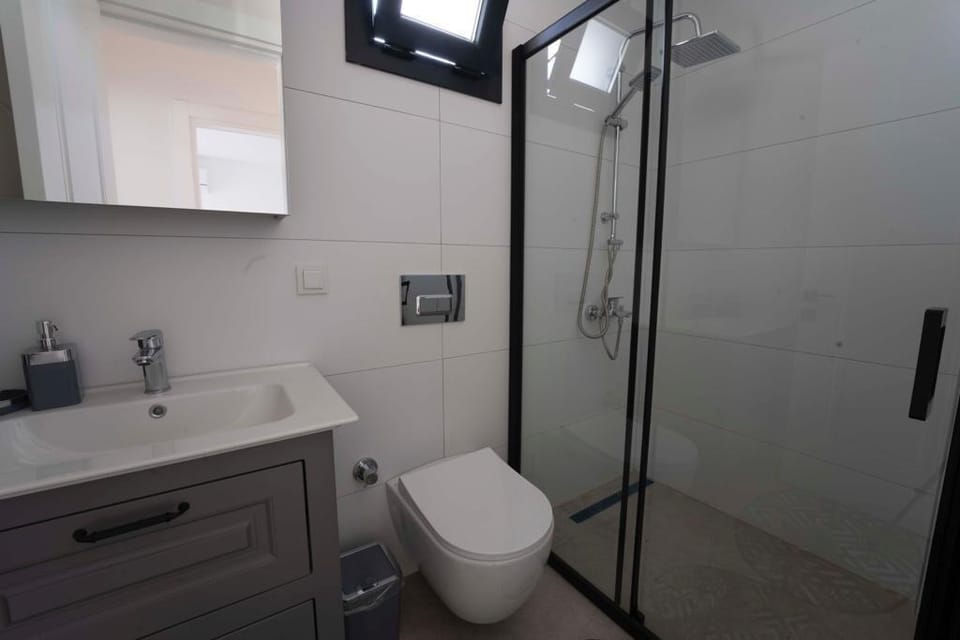 Gümüşlük köy içi havuzlu müstakil villa Villa in Muğla Province