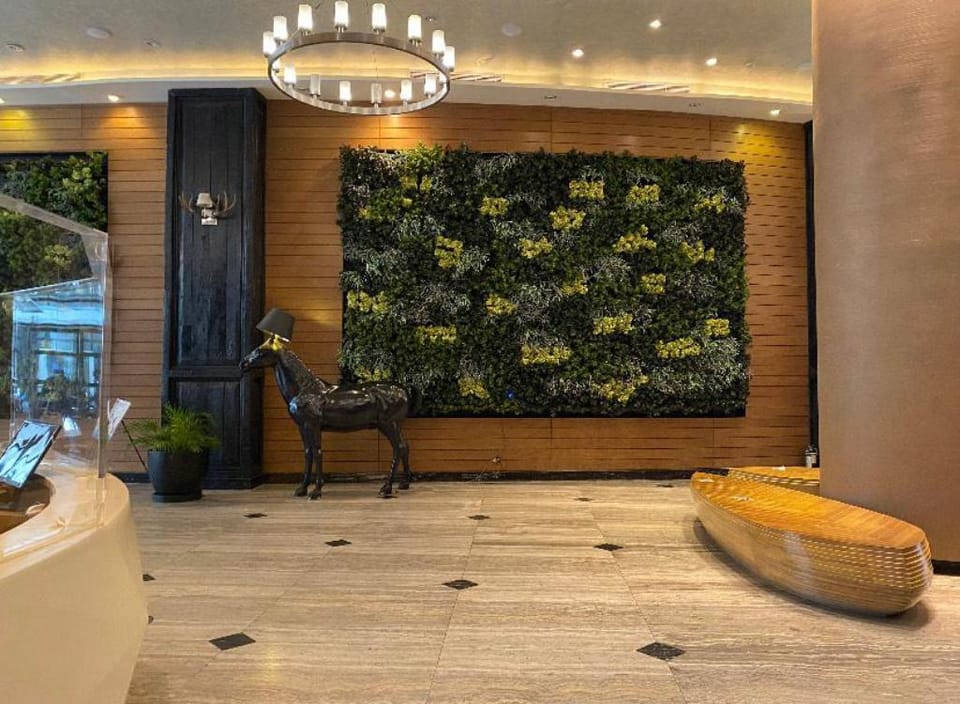 The Queen's Condo @ Knightsbridge in Makati Apartment in Mandaluyong