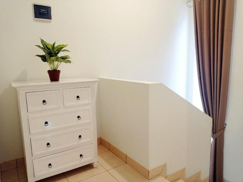 Designer Home Paradise, Ciputat Tangerang Selatan Vacation rental in Jakarta