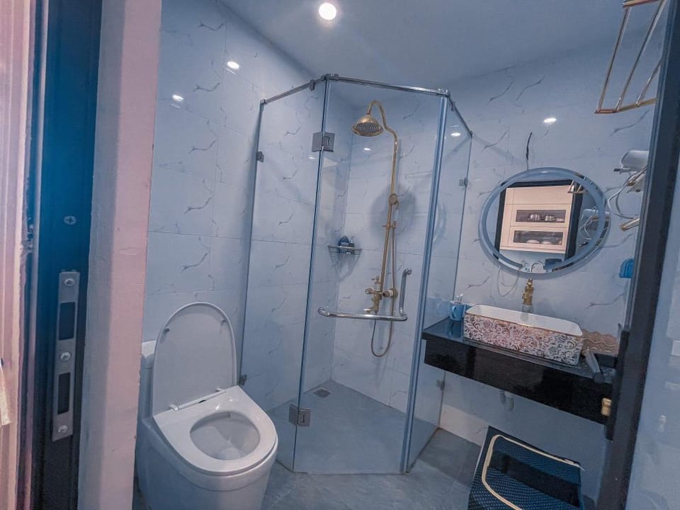 Phòng tiêu chuẩn , Phòng vip(view hồ + đường) Apartment in Laos