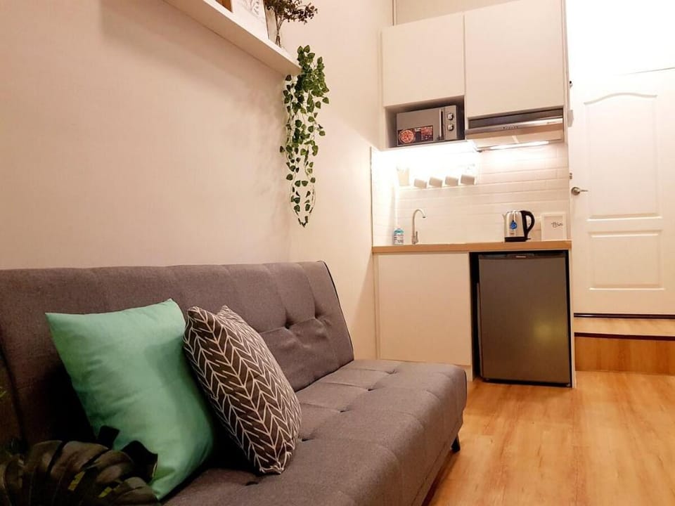 HERITAGE Loft Studio 2 @ Town (washer & kitchen) Apartment in George Town