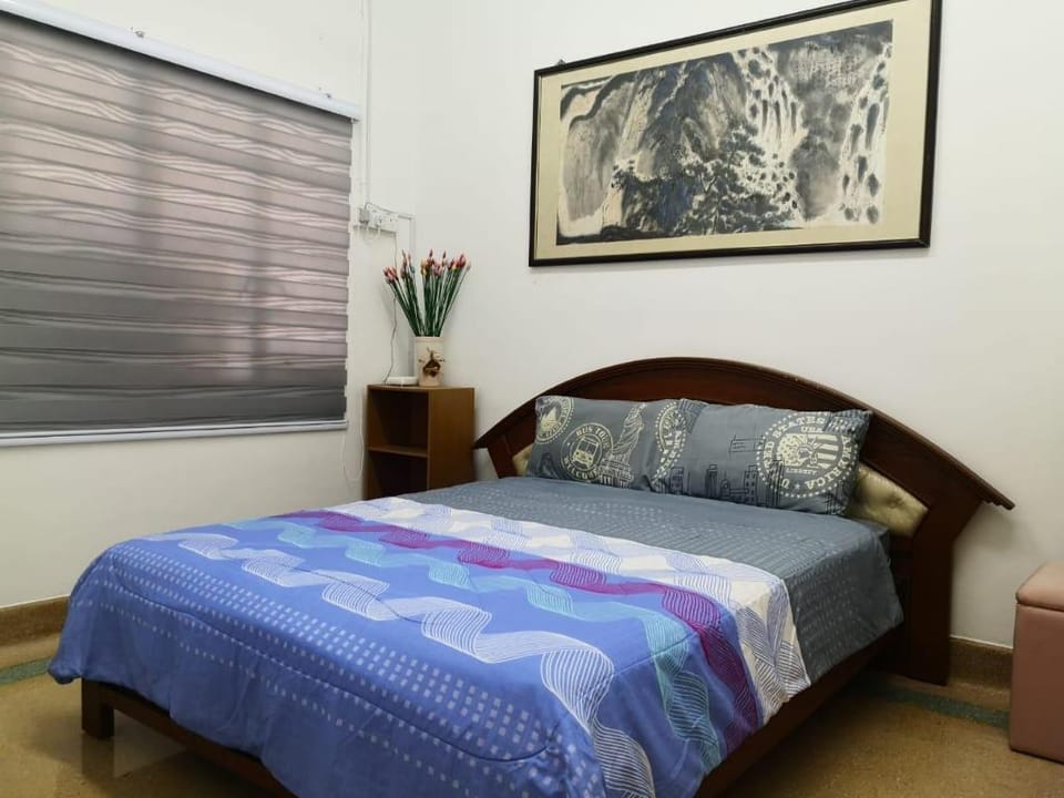 Retro Entire Home Vacation rental in George Town
