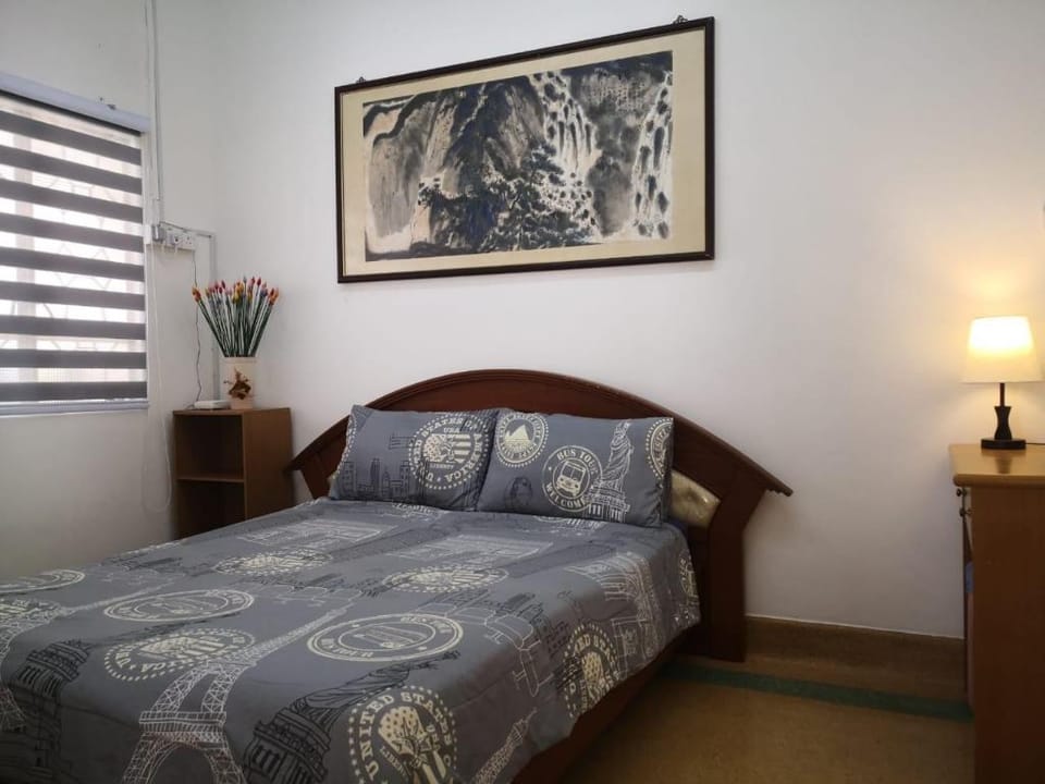 Retro Entire Home Vacation rental in George Town