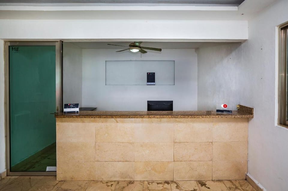 Capital O Cancun International Airport 24/7 Hotel in Cancun