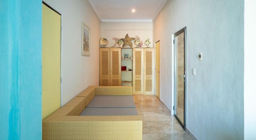 Capital O Cancun International Airport 24/7 Hotel in Cancun