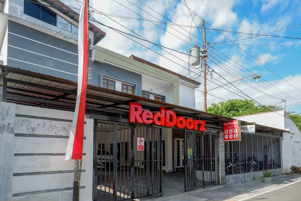RedDoorz @ Kratonan Solo Hotel in Special Region of Yogyakarta