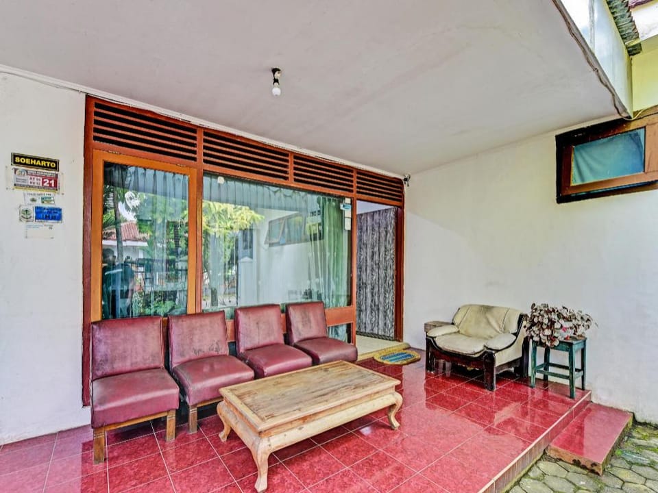 SPOT ON 91372 Wisma Bulin Hotel in Indonesia