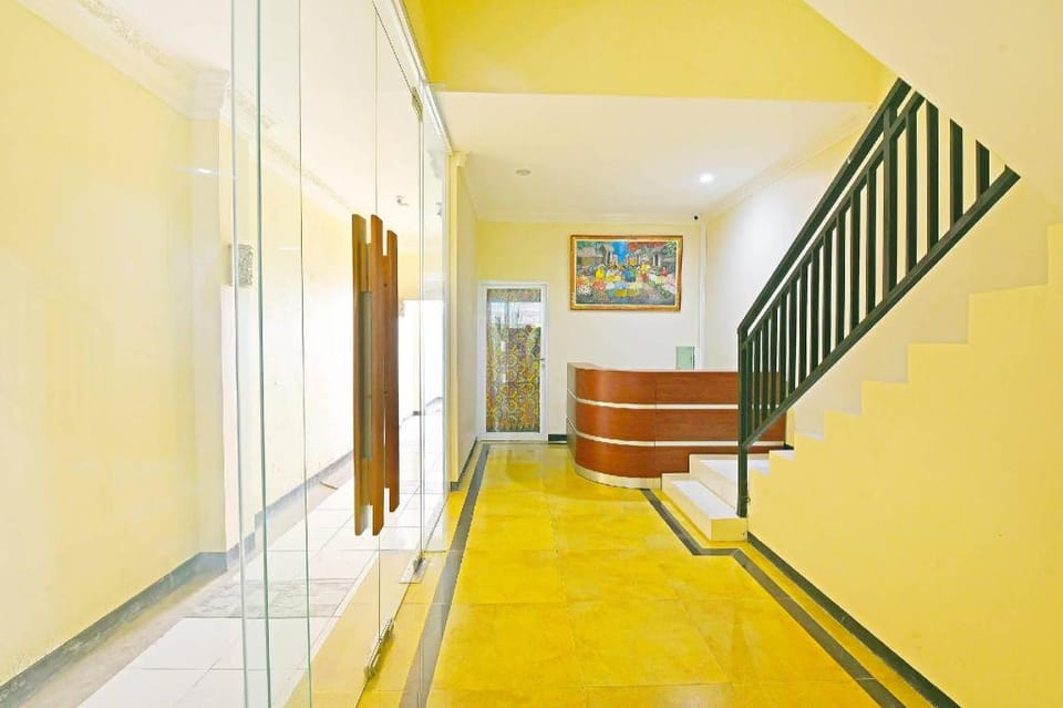 OYO 91351 87 Guest House Hotel in Denpasar